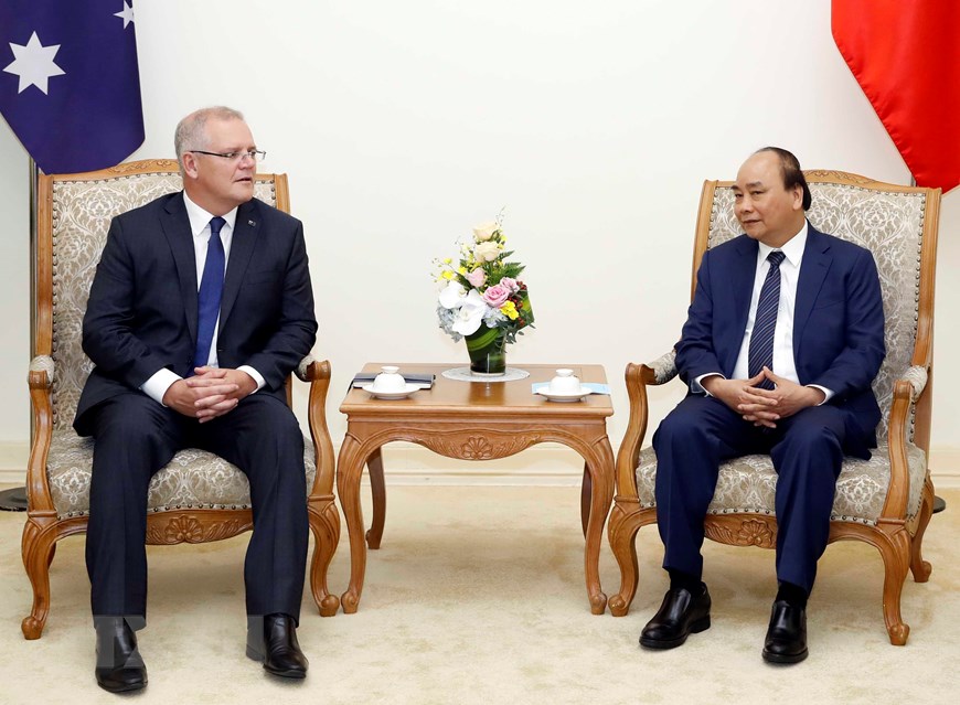 Thủ tướng Nguyễn Xuân Phúc gặp hẹp với Thủ tướng Australia Scott Morrison. (Ảnh: Thống Nhất/TTXVN)