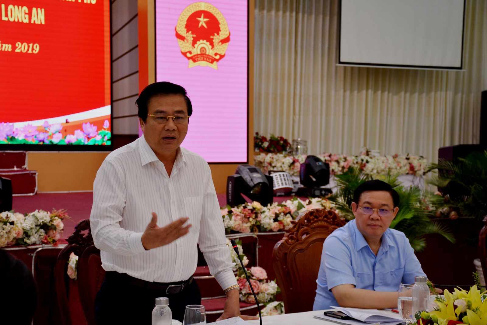 Secretary of the Provincial Party Committee and Chairman of the Provincial People's Council - Pham Van Ranh raises recommendations to the Central