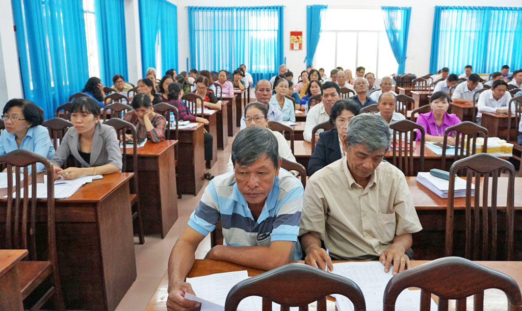 Gathering the city people's satisfaction has been carried out simultaneously since August 28 (Photo: Delegates attend the conference collecting ideas)