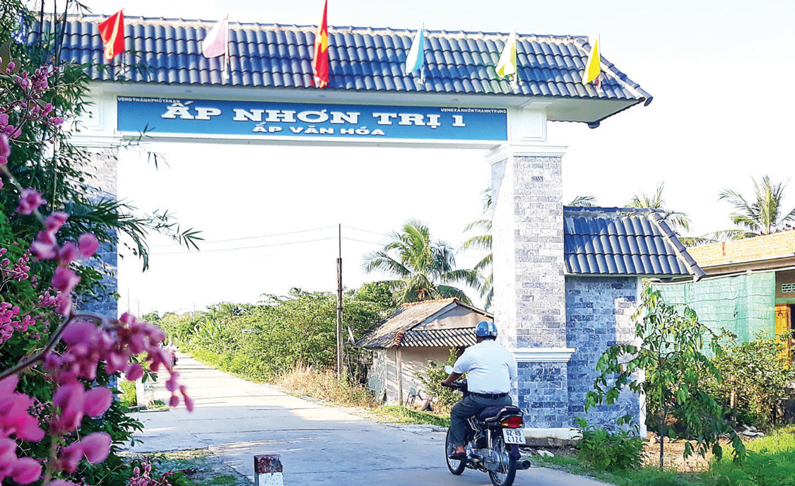 Đường quê xã Nhơn Thạnh Trung được đầu tư
