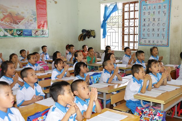 Giờ học tiếng Việt công nghệ của học sinh trường Tiểu học Quán hành, huyện Nghi Lộc. (Ảnh: Bích Huệ/TTXVN)