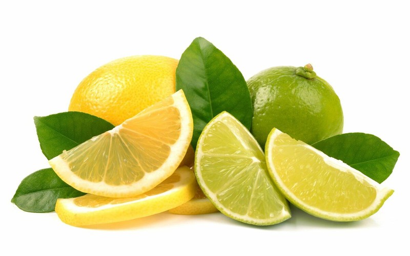 Chanh được mệnh danh là một loại trái cây để làm đẹp vì chúng rất giàu axit citric và vitamin C. Nó có chức năng ngăn ngừa và loại bỏ sắc tố da và làm cho làn da trở nên cân bằng và mềm mại.