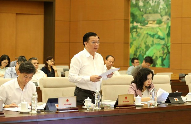 Hiện đại hóa hải quan đối với hàng hóa quá cảnh và xử lý tiền thuế nợ