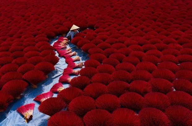 Incense work by Khanh Phan (Photo courtesy of the artist)