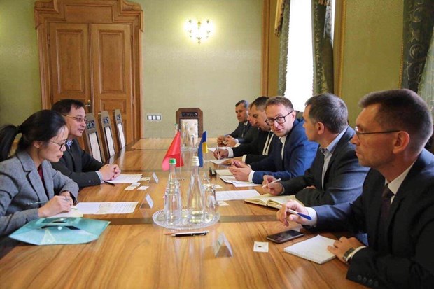 Ukraine’s Lviv province willing to support Vietnamese investors Markiyan MalskyVietnamese Investors In UkraineVietnamese Embassy In UkraineNguyen Anh TuanLvivOleksandr GanushchyVyacheslav VoynarovskiyVietnam – Ukraine Friendship
