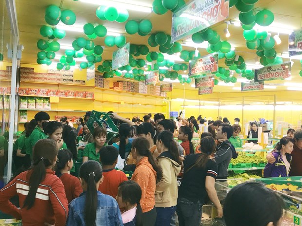 Gần 3.000 khách đổ xô mua “thịt tươi, cá lội, rau xanh, trái cây tận vườn ngày khai trương BHX Phước Long, Bình Phước.