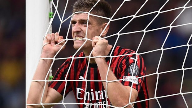 Kết quả bóng đá: AC Milan chỉ hơn nhóm 'cầm đèn đỏ' đúng 1 điểm