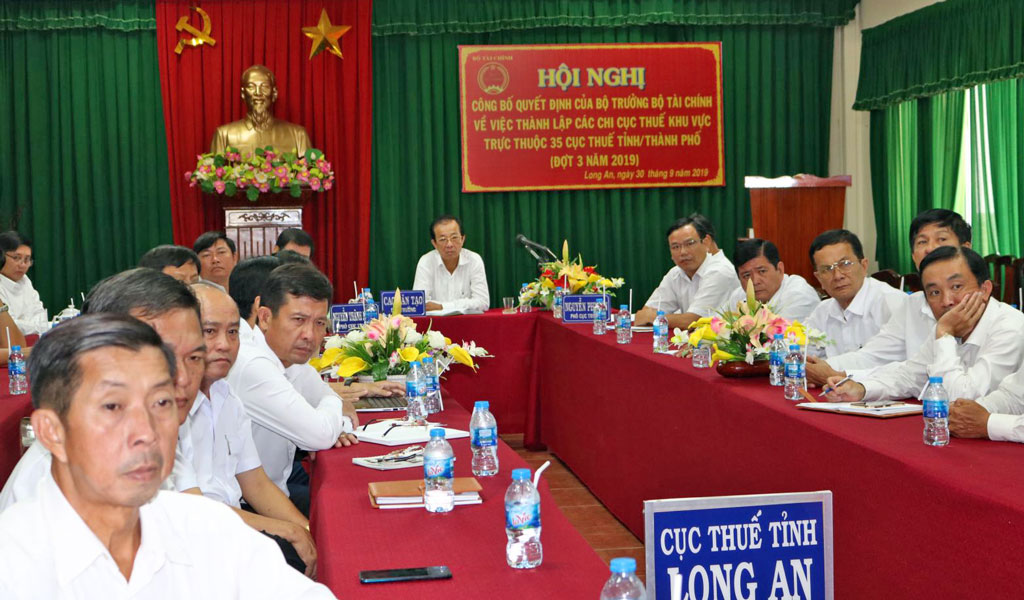 Ministry of Finance announces decisions to establish regional tax departments Leaders of the Tax Department of Long An province attend the online conference