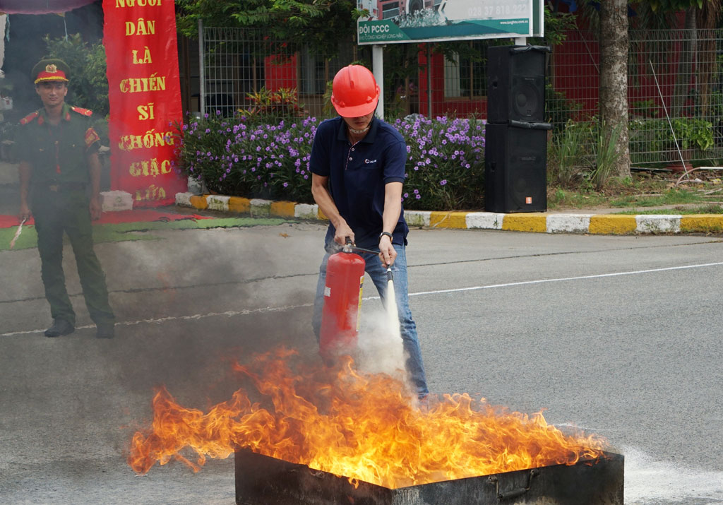 Cháy, nổ để lại nhiều hậu quả, vì vậy người người, nhà nhà cần làm tốt công tác phòng cháy, chữa cháy