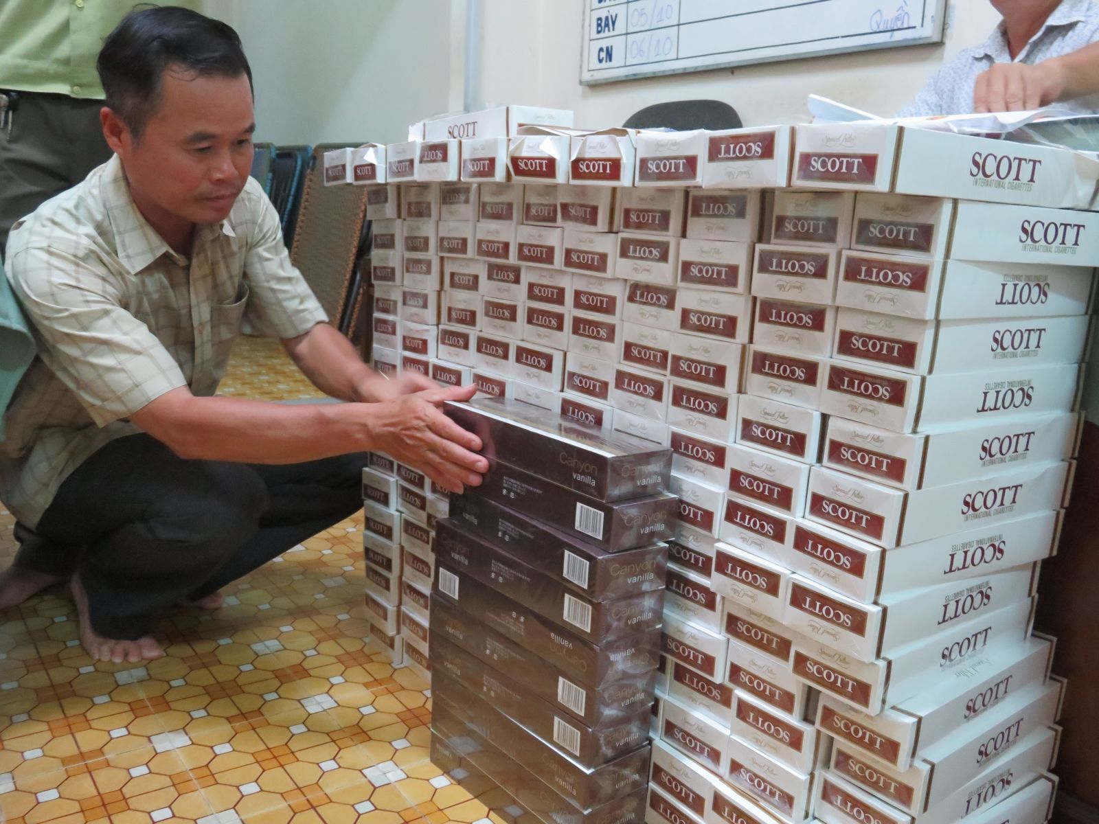 In 9 months, Long An Market Management detects over 1,200 violations
