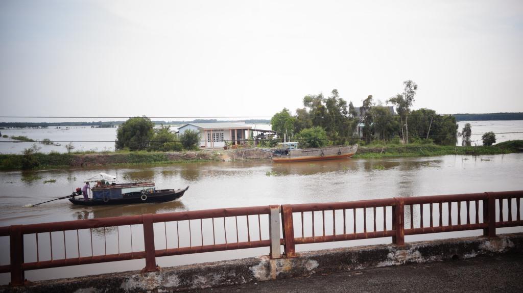 Mộc Hóa: Ấp 7, xã Tân Lập 'khát' điện, nước và cầu qua kênh 79