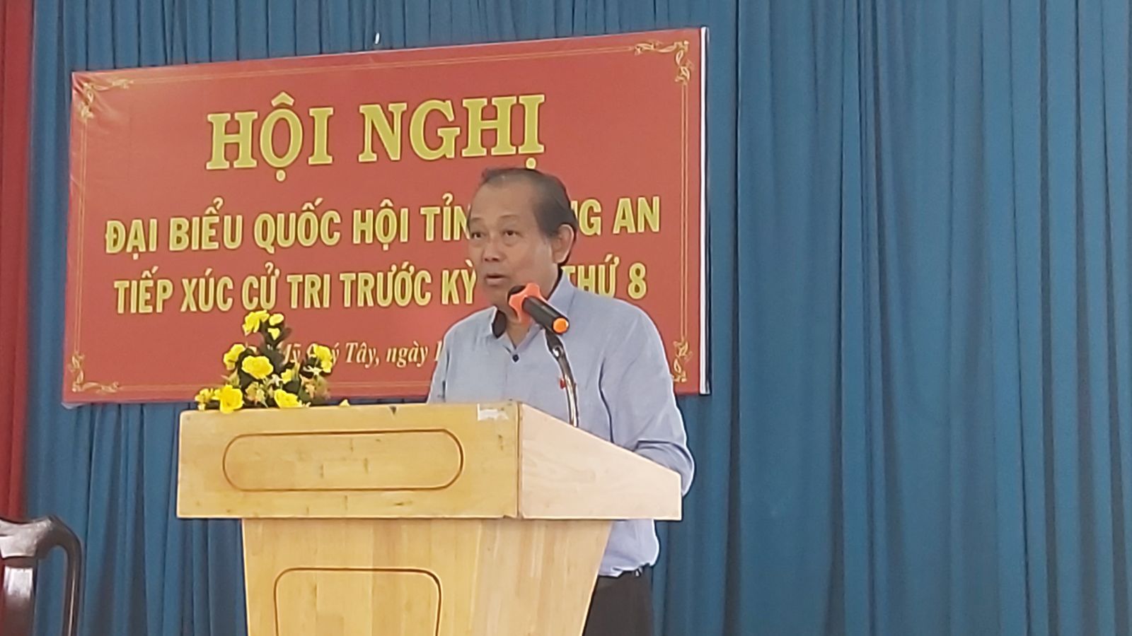 Standing Deputy Prime Minister - Truong Hoa Binh meets voters in Duc Hue