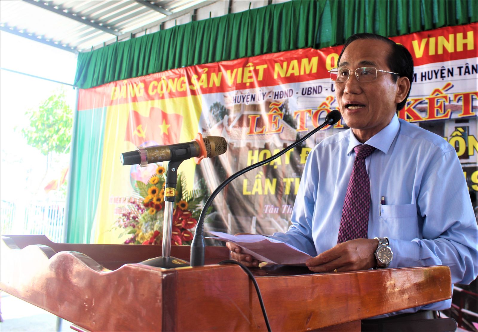 Tan Thanh: Nearly 41 billion VND invested for ancestor-returning activities in 2019 According to the Vice Chairman of Long An Provincial People's Council - Nguyen Thanh Cang, the ancestor-returning activities is a lever to help Tan Hoa commune to have conditions for development.