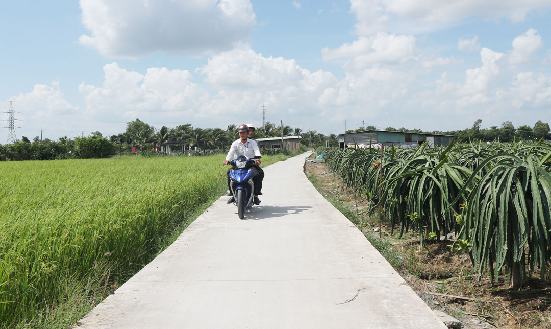 Nhờ dân vận khéo, đường giao thông từ thành thị đến nông thôn ngày càng hoàn thiện