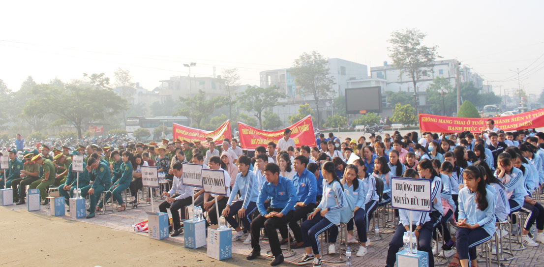 Đại biểu dự Lễ phát động hưởng ứng Chiến dịch truyền thông về kiểm soát mất cân bằng giới tính khi sinh