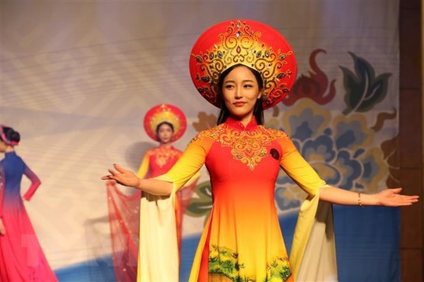 Tưng bừng Ngày hội Doanh nhân - Lễ hội áo dài tại Hàn Quốc