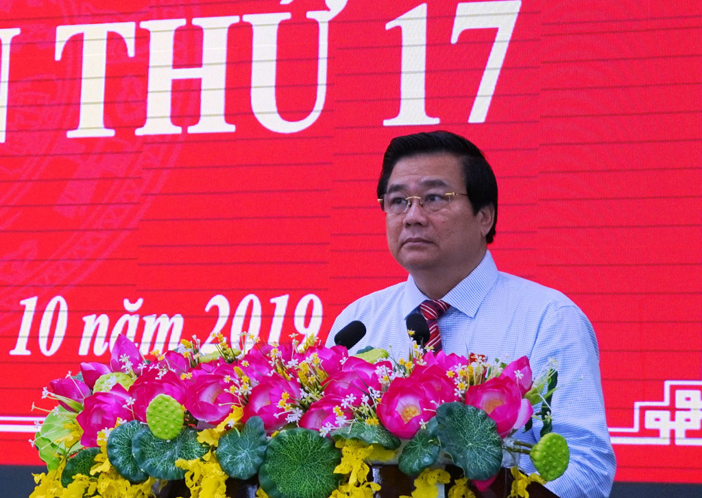 Bí thư Tỉnh ủy, Chủ tịch HĐND tỉnh - Phạm Văn Rạnh yêu cầu các cấp, các ngành tập trung lãnh đạo, quyết tâm cao nhất để thực hiện đạt, vượt tất cả chỉ tiêu, mục tiêu phát triển KT-XH năm 2019