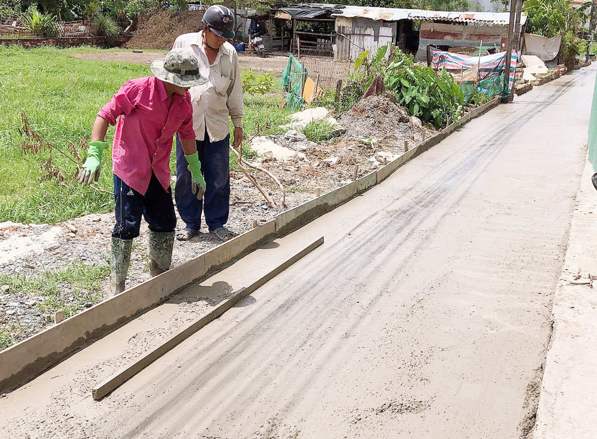 Người dân xã Tân Kim đóng góp gần 15 tỉ đồng để nâng cao các tiêu chí nông thôn mới