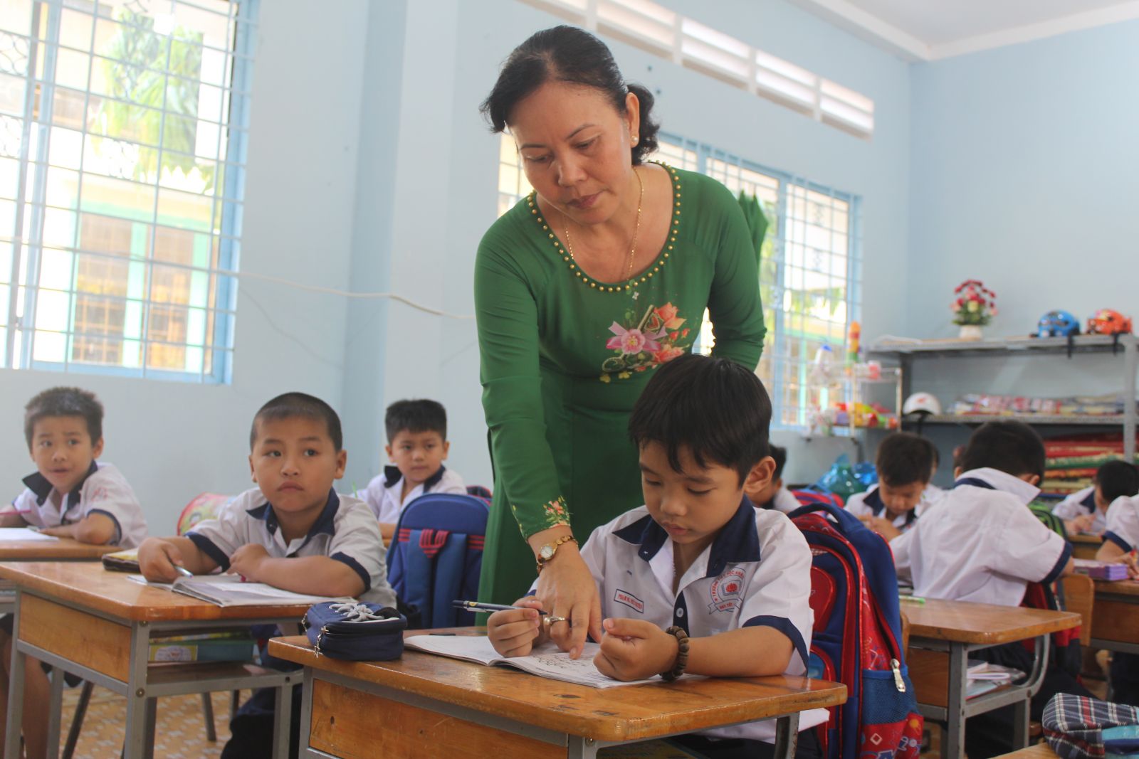 Việc sáp nhập trường tại huyện Vĩnh Hưng luôn nhận được sự đồng tình, hưởng ứng của cán bộ, giáo viên, nhân viên, phụ huynh và học sinh