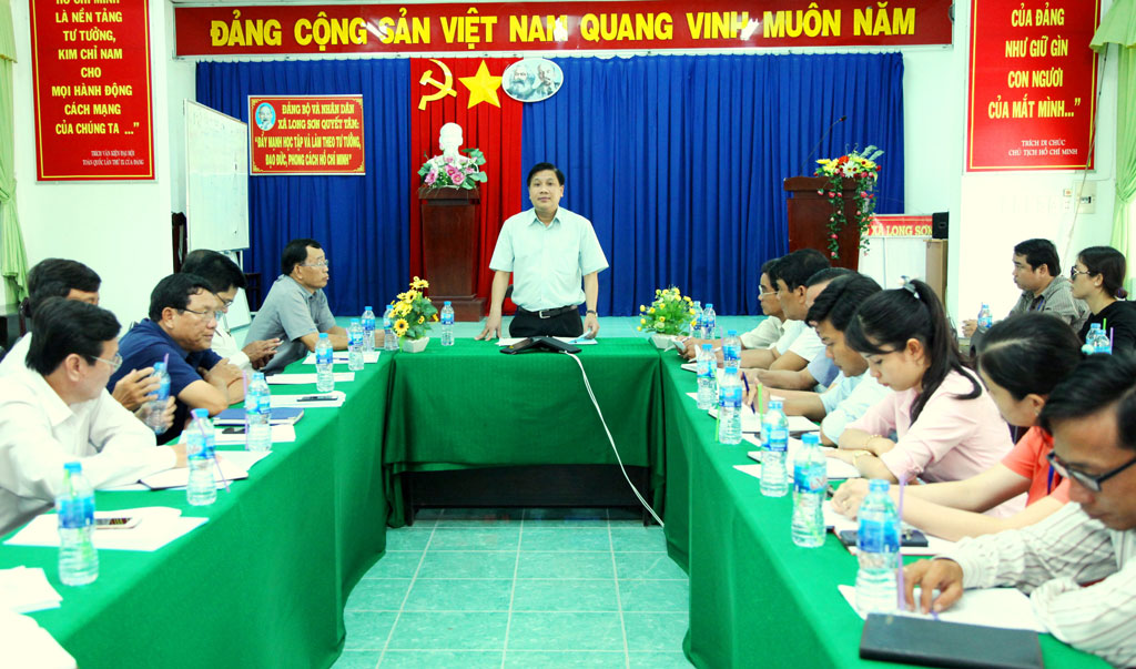 Ban Thường vụ Huyện ủy giám sát kết quả thực hiện Nghị quyết xây dựng nông thôn mới của Đảng bộ xã Long Sơn