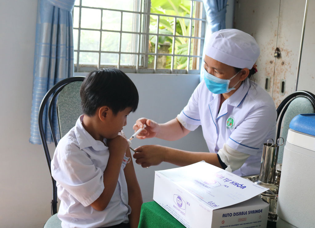 Tiêm ngừa vắc-xin là cách phòng bệnh hiệu quả cho trẻ