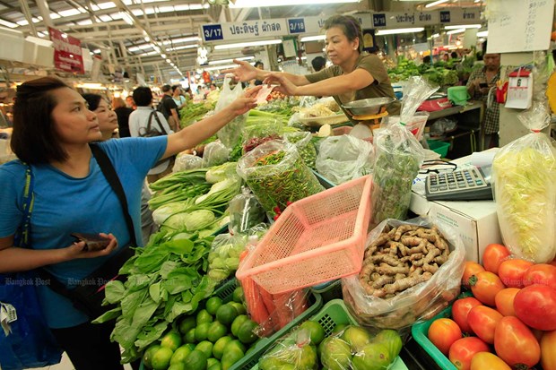 Thailand approves farmers’ aid fund for 2020 The Thai Commerce Ministry has approved a farmers' aid fund worth 4.38 billion THB (145 million USD) for the 2020 fiscal year, focusing on rice, tapioca, palm oil, fruit, shrimp, pork, eggs, salt, onions and garlic. (Photo: bangkokpost.com)
