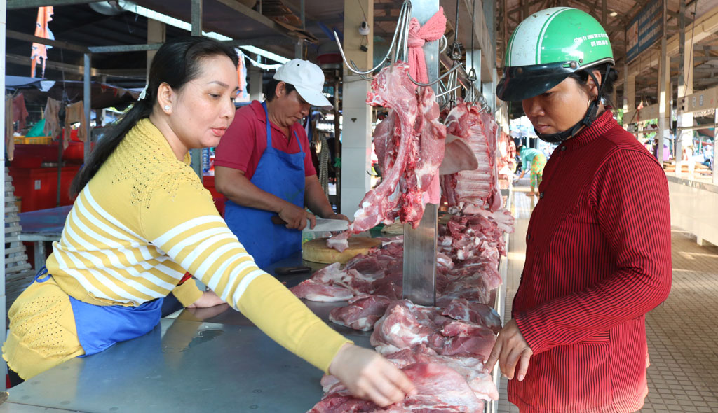 Thịt heo sạch có nguồn gốc, xuất xứ rõ ràng được nhiều người tiêu dùng lựa chọn