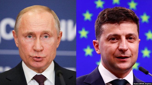 Tổng thống Nga Vladimir Putin (trái) và Tổng thống Ukraine Volodymyr Zelenskiy. (Nguồn: Reuters)