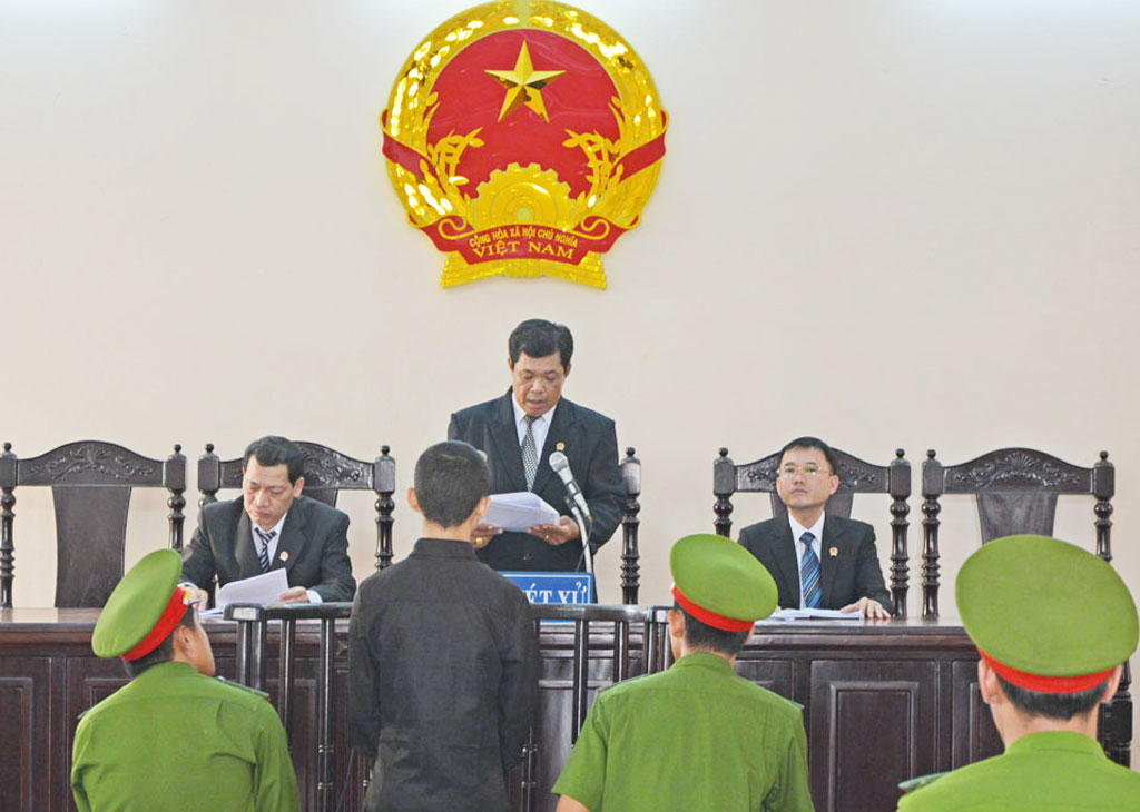 Bài 1:Từ những vụ việc có 'bàn tay' thế lực bên ngoài Đối tượng Nguyễn Mai Trung Tuấn nhỏ tuổi nhất nhưng thường xuyên có những lời lẽ xuyên tạc, kích động chống phá Nhà nước cả trước và sau khi thụ án