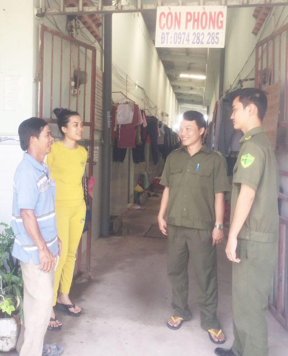 Tội phạm trộm, cướp vẫn phức tạp Công an xã đến tận nhà trọ tuyên truyền cảnh giác với tội phạm, nhất là trộm cắp