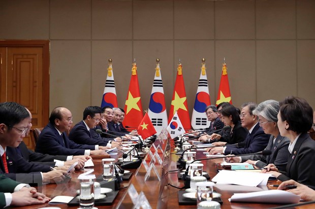 Thủ tướng Nguyễn Xuân Phúc hội đàm với Tổng thống Hàn Quốc Moon Jae-in