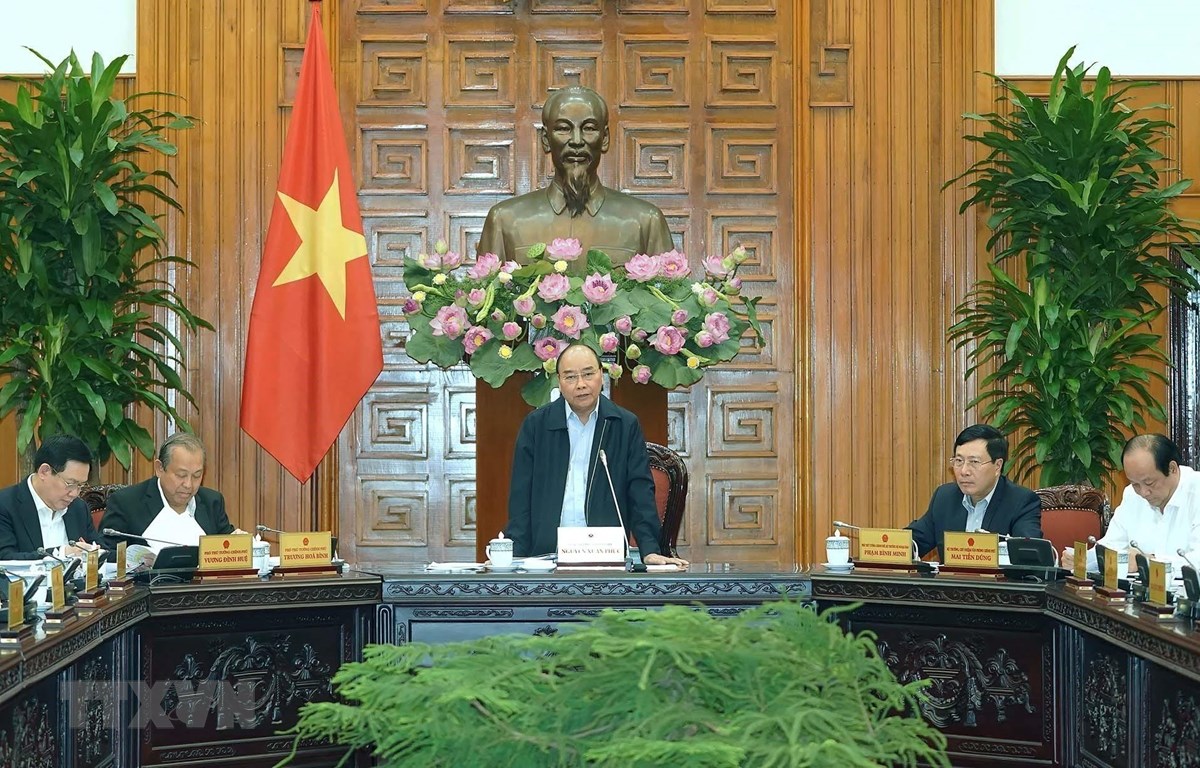 Thủ tướng Nguyễn Xuân Phúc chủ trì họp Thường trực Chính phủ. (Ảnh: Thống Nhất/TTXVN)