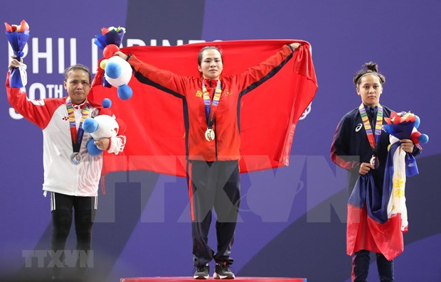 SEA Games 30: Vietnam bag three gold medals Vuong Thi Huyen (centre) at the winners' podium (Photo: VNA)