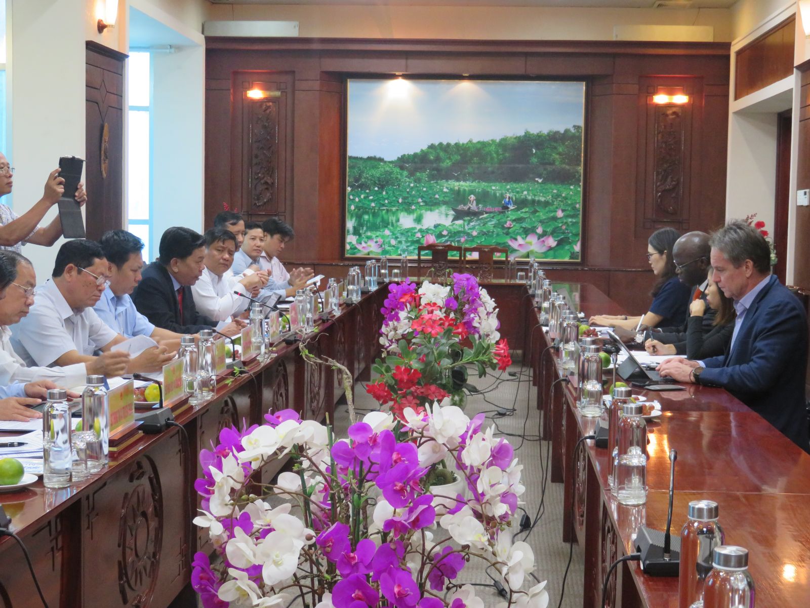 The working session between the provincial People's Committee and the World Bank in Vietnam