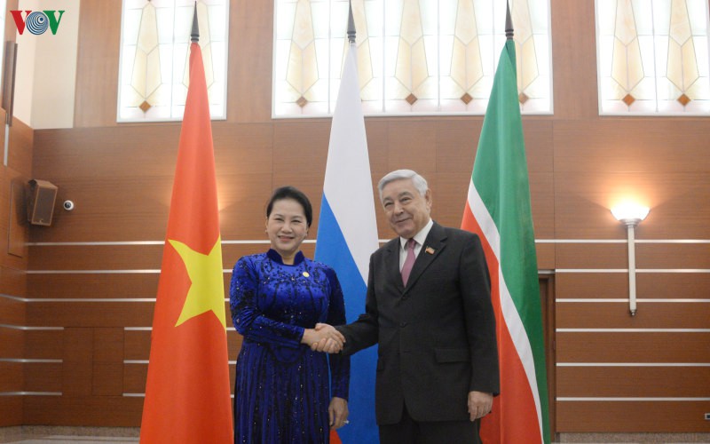 Chủ tịch Quốc hội gặp Chủ tịch Hội đồng Nhà nước Tatarstan