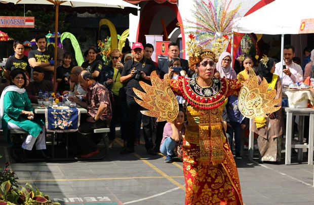 Điệu múa cổ truyền của Indonesia. (Ảnh: Việt Hùng/Vietnam+)