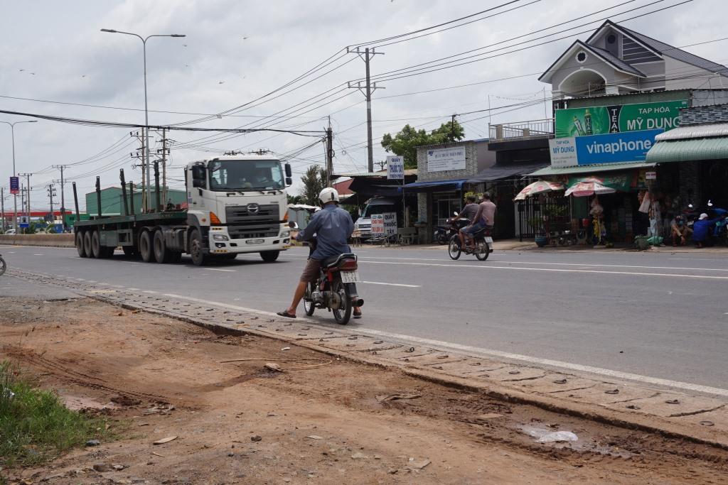 Tai nạn giao thông thường xuyên xảy ra tại quãng hở dải phân cách trên ĐT 830 địa bàn ấp 3, xã Lương Bình, huyện Bến Lức