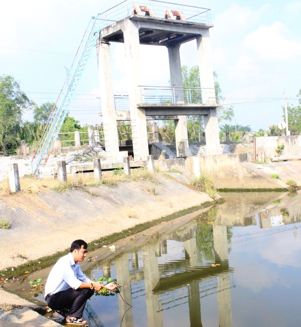 Hiện nay, các cống trên các kênh có nguy cơ xâm nhập mặn đều đã đóng 