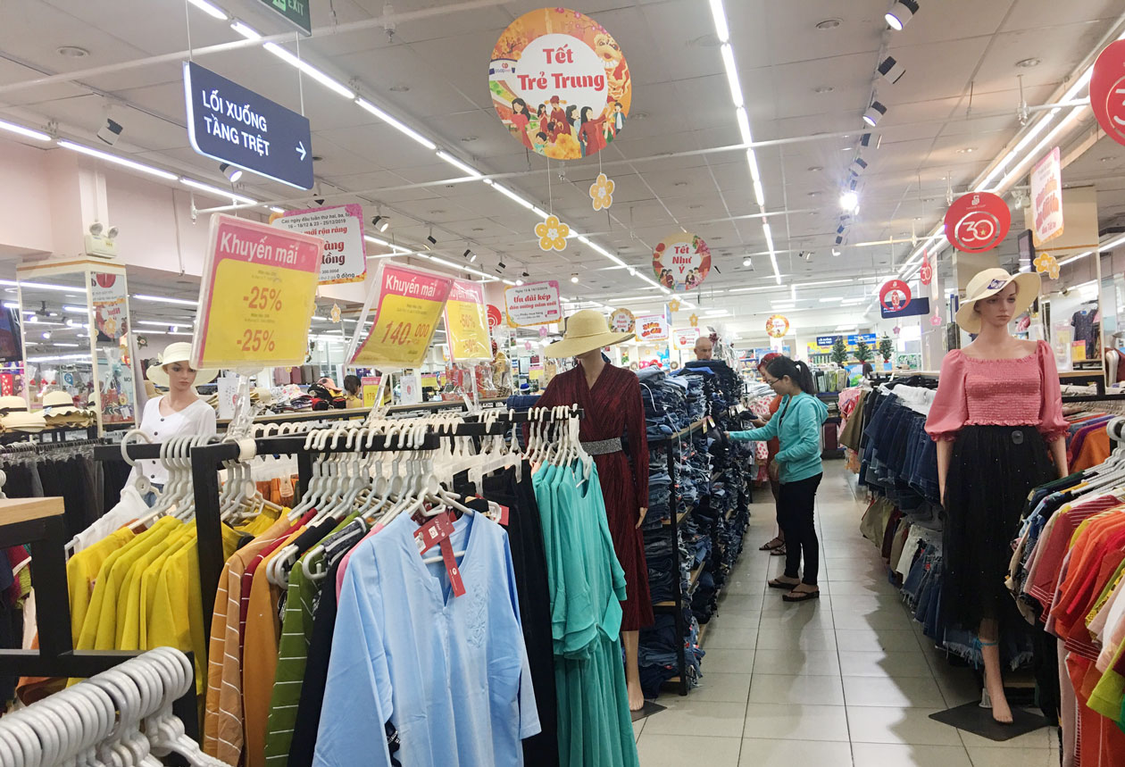 “Xả hàng” cuối năm Bảng giảm giá, xả hàng cuối năm từ siêu thị...