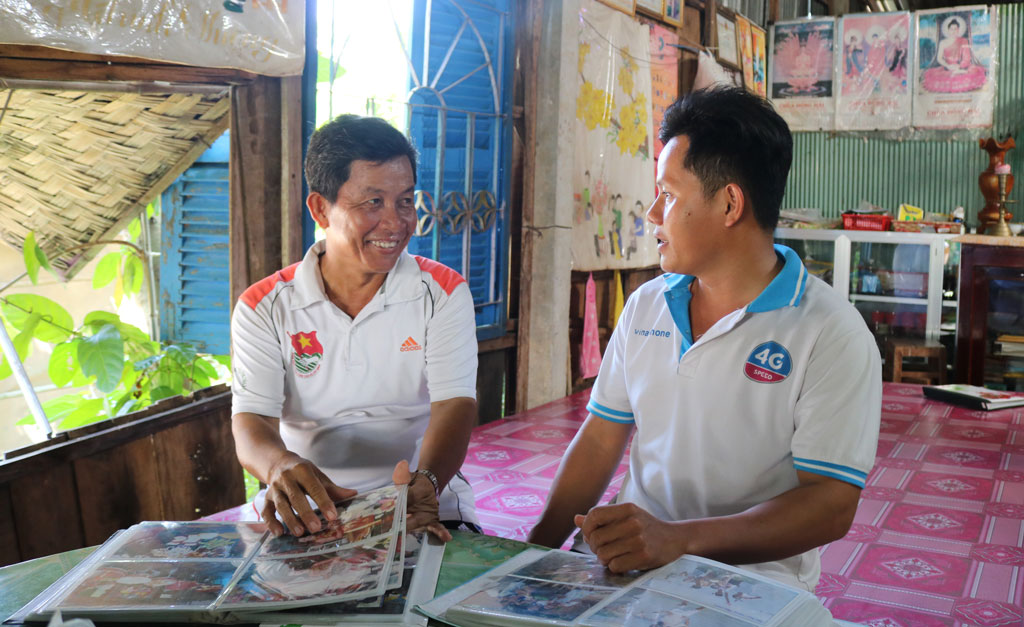 Ông Huỳnh Văn Xây thường xuyên khuyên bảo các con thương yêu và giúp đỡ nhau; biết kính trên, nhường dưới và sống chan hòa với bà con lối xóm