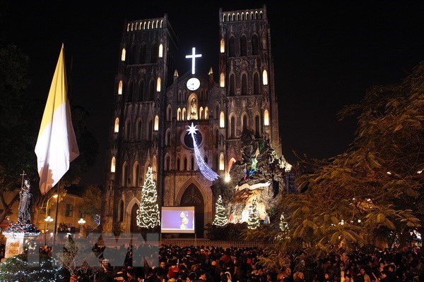 At Hanoi's St Joseph's Cathedral (Photo: VNA)