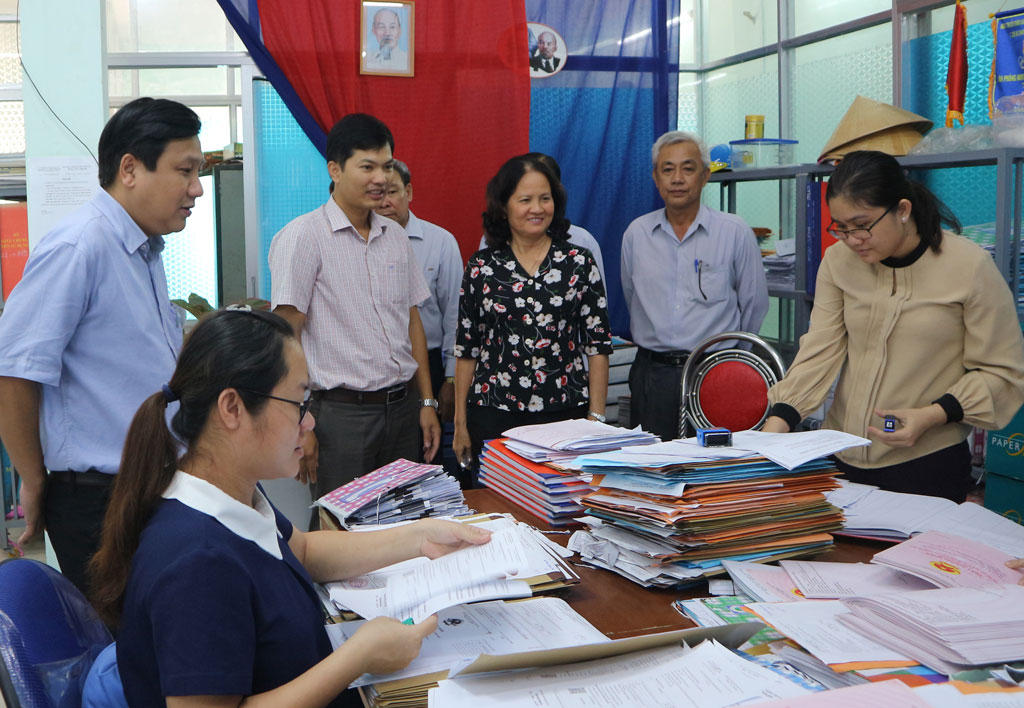Đoàn kiểm tra công tác dân vận chính quyền tại huyện Cần Đước
