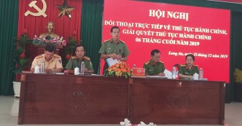 Công an tỉnh Long An đối thoại với công dân về giải quyết thủ tục hành chính