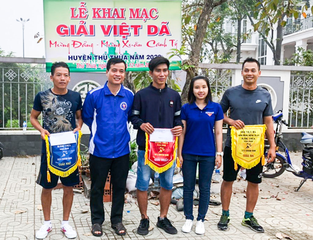Thủ Thừa tổ chức Giải Việt dã mừng Đảng, mừng Xuân