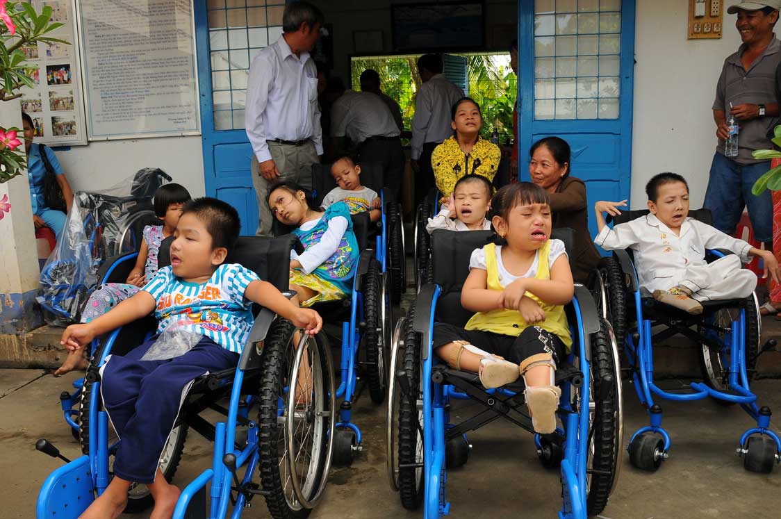 Long An province to support 5 billion VND to care for children in special circumstances