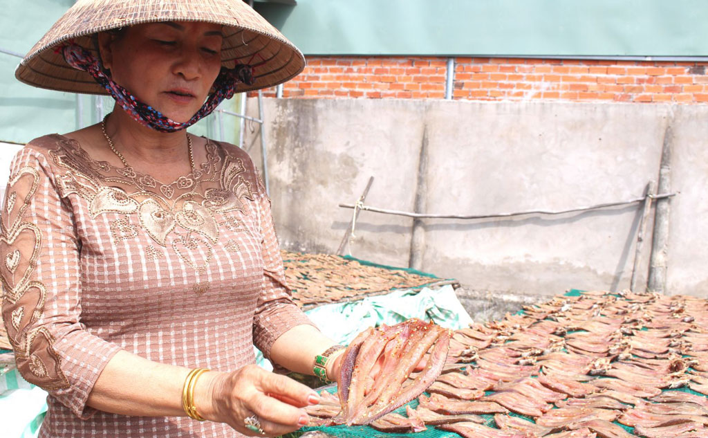 Khô cá lóc cũng là món ăn hương đồng gió nội, níu hồn thực khách