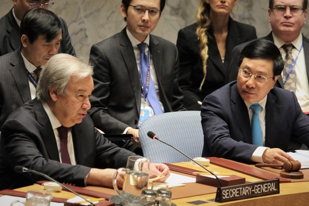 Deputy Prime Minister and Foreign Minister Pham Binh Minh (front, right) and UN Secretary-General Antonio Guterres (front, left) at the open debate on January 9 (Photo: VNA)