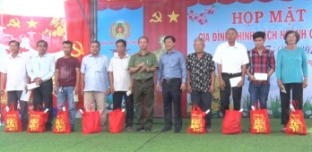 Đức Hòa họp mặt gia đình chính sách Công an Xuân Canh Tý 2020