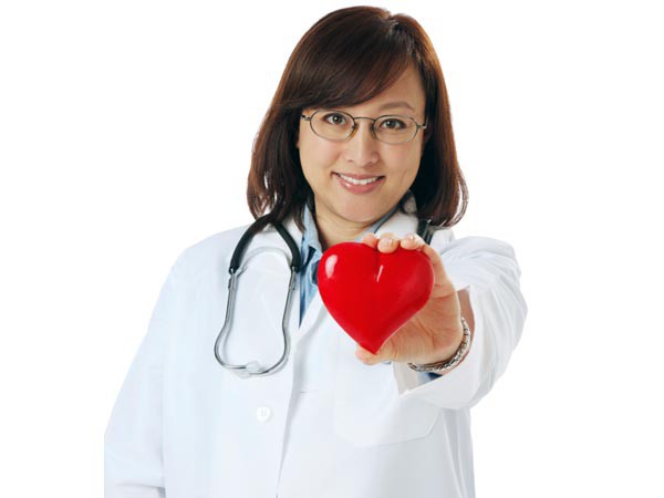 Các bệnh về tim mạch: Huyết áp cao sẽ tạo áp lực lên tim, do đó những người nghiện rượu thường có nguy cơ đau tim cao. Cồn cũng làm các tiểu cầu kết lại với nhau gây tắc nghẽn mạch máu.