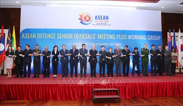 Delegates to the ASEAN Defence Senior Officials' Meeting Plus Working Group pose for a group photo. (Photo: VNA)